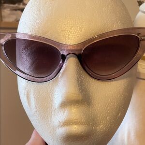 Chic Purple Cat-Eye Sunglasses
